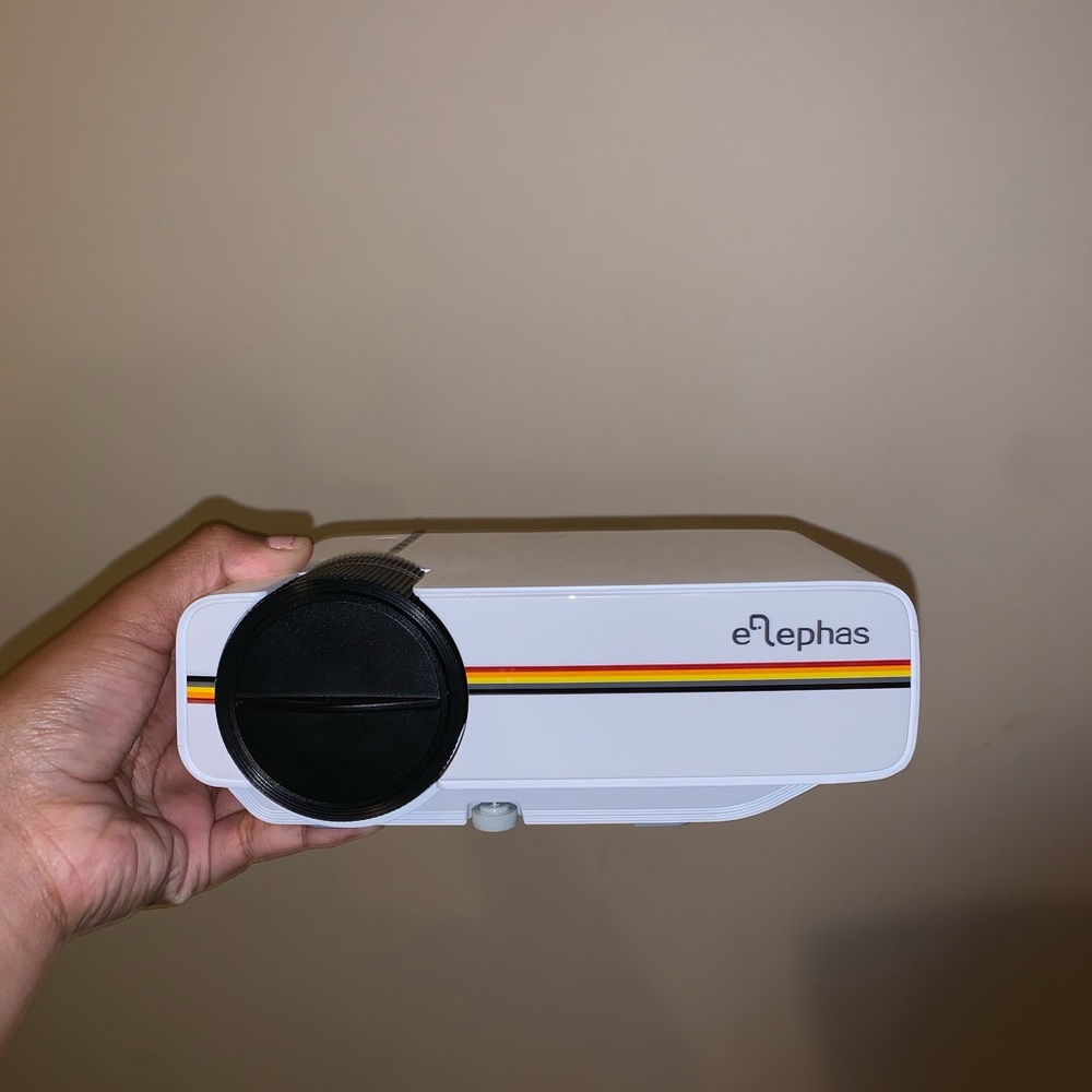 Elephas LED Movie Projector - Picture 2 of 7